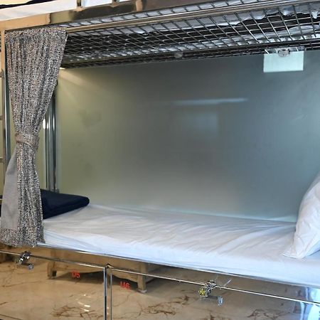 Sagar Dormitory Andheri - Nearest To Andheri Railway Station West Bombay Extérieur photo