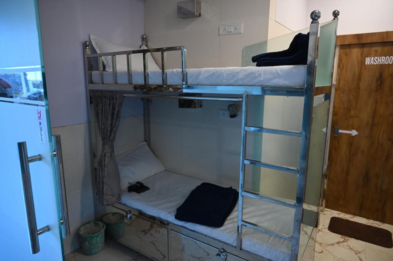 Sagar Dormitory Andheri - Nearest To Andheri Railway Station West Bombay Extérieur photo